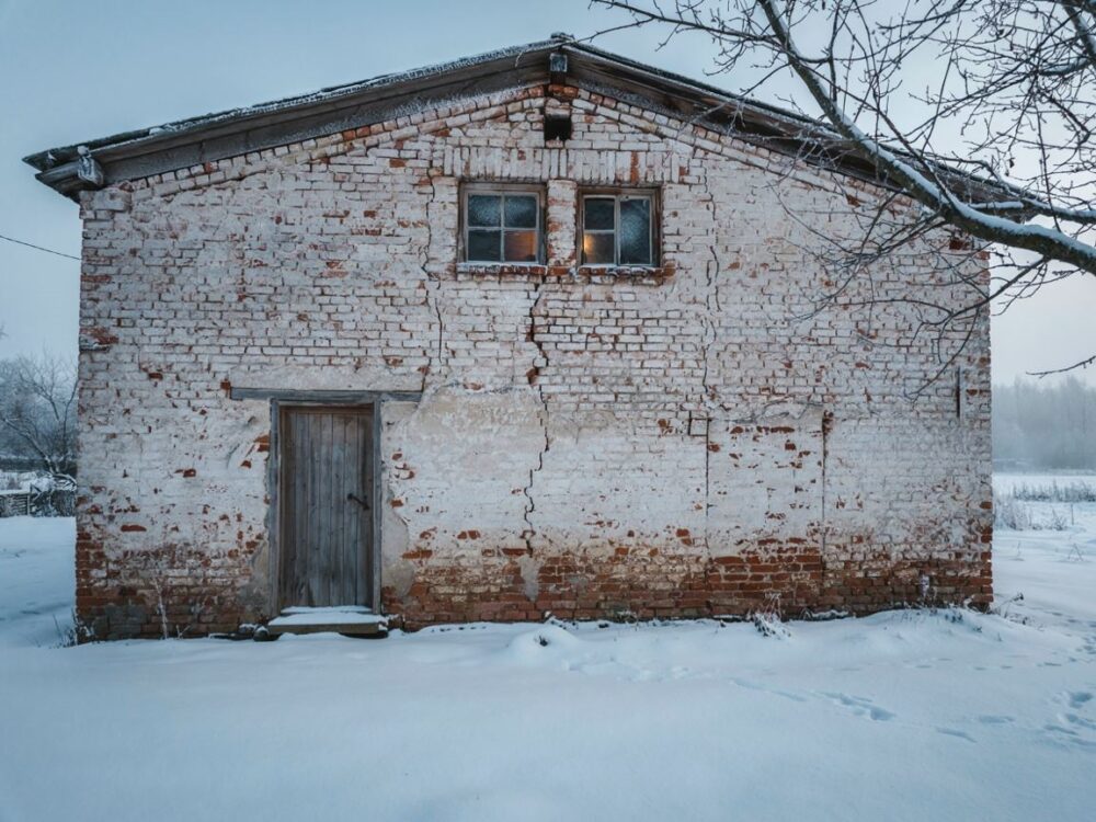 Tynkowanie ścian zimą